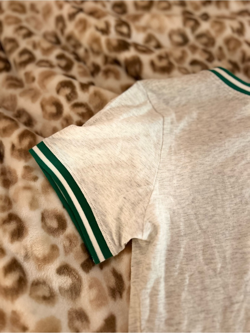•champion grey t-shirt with green ring around it!🧸• - Picture 4 of 4